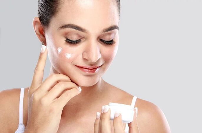 Apply cream to your face before using the massager. 